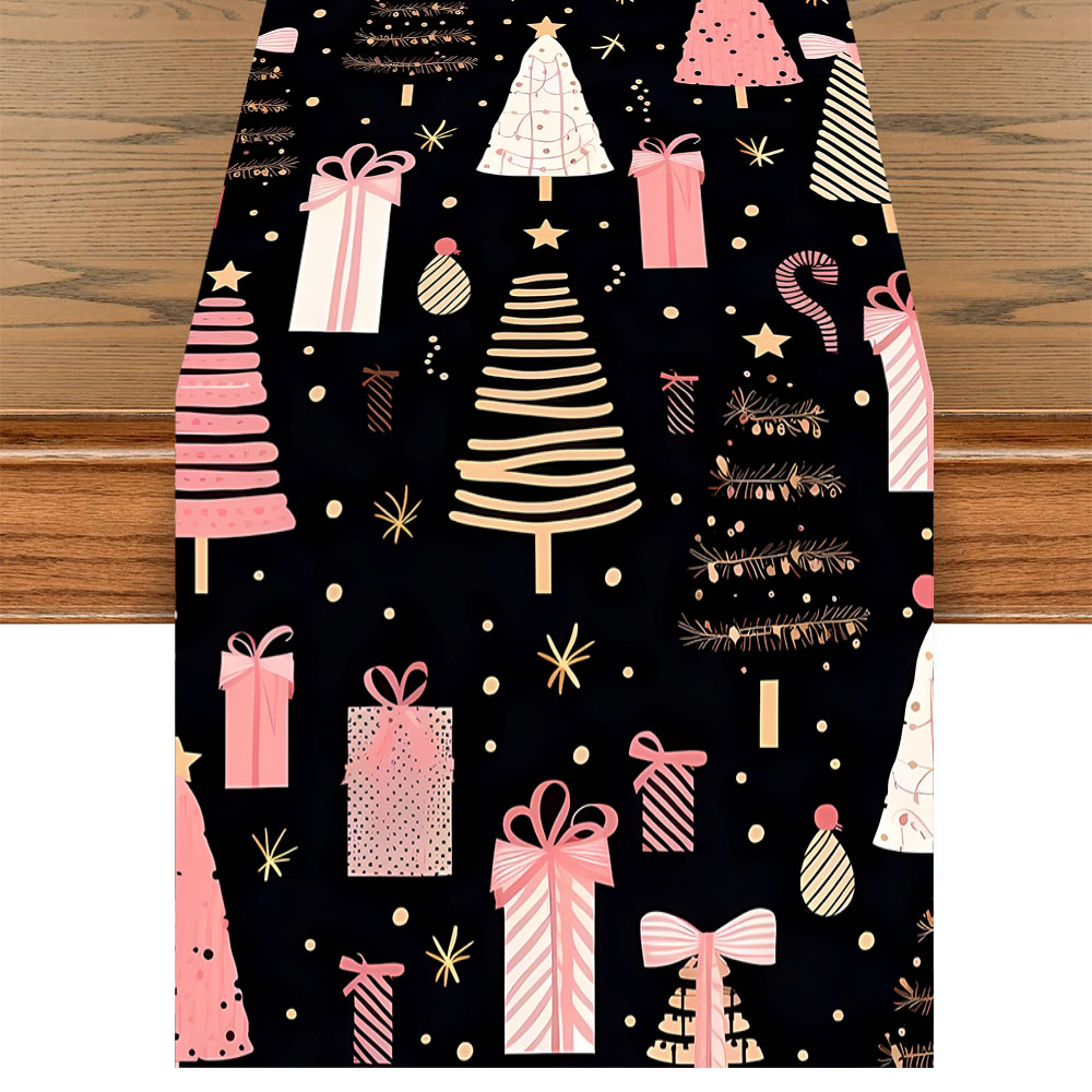 Christmas Table Runner - ผ้าปูโต๊ะคริสต์มาสลายต้นคริสต์มาสสีชมพูและกล่องของขวัญ ทำจากโพลีเอสเตอร์ สำหรับตกแต่งโต๊ะอาหารในบ้าน งานปาร์ตี้ และห้องครัว